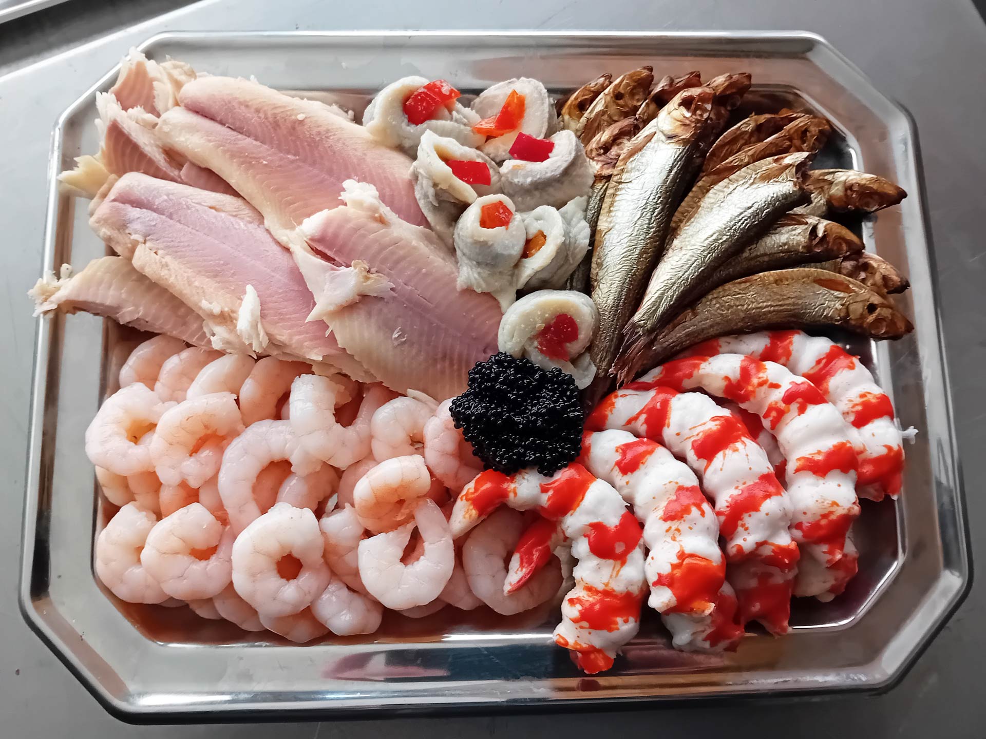 Fleischerei Bruns - Catering, Imbiss und Fleischerei - Partyservice, vielfältige Catering-Spezialitäten, Kalte Platte, Fischplatte, Fisch, Fische